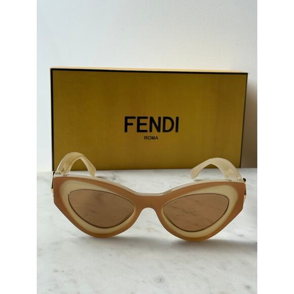 NEW Fendi FE40146I Diamonds Cat Eye Nude Sunglasses - Picture 5 of 7
